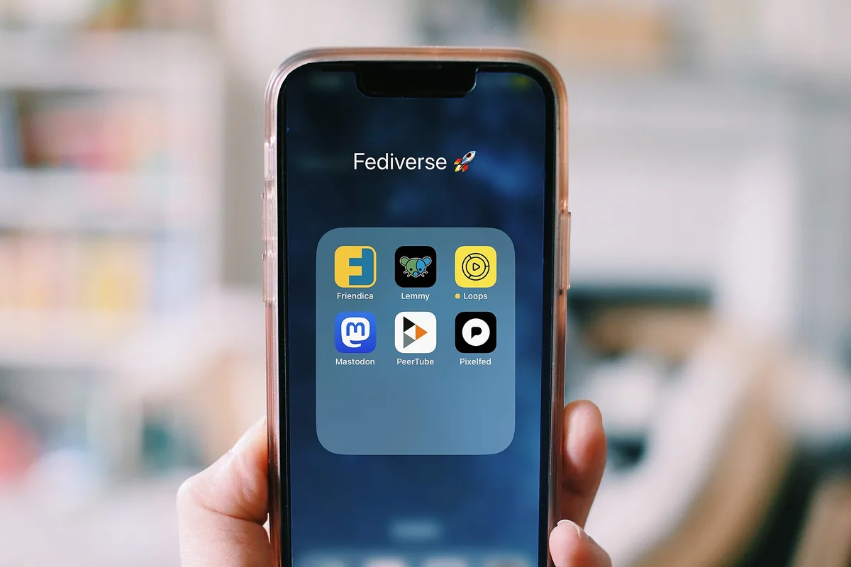 Alternatives to the Big Apps for Languages They Do Not Teach
